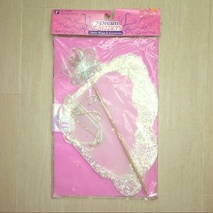 🚨 gave away 🚨 ☕️ NWT Butterfly Wings and Wand